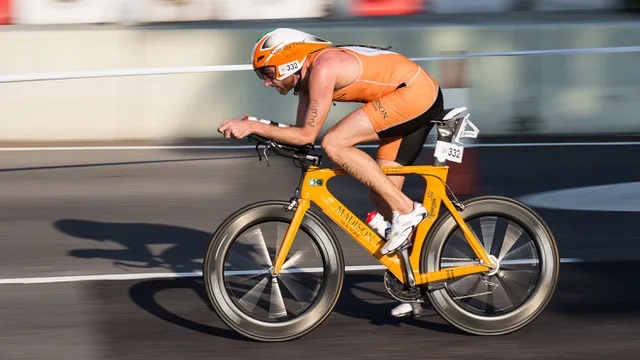 Athlet auf dem Rennrad bei ML Coaching